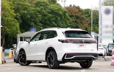 Volkswagen Tiguan, 2025 год, 4 740 000 рублей, 3 фотография