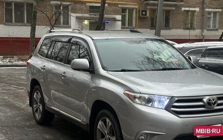 Toyota Highlander III, 2012 год, 2 300 000 рублей, 2 фотография