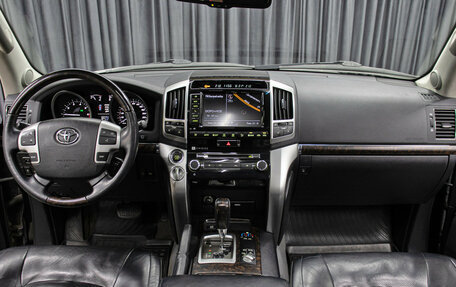Toyota Land Cruiser 200, 2013 год, 4 998 000 рублей, 15 фотография