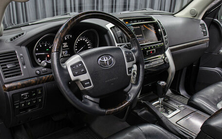 Toyota Land Cruiser 200, 2013 год, 4 998 000 рублей, 17 фотография
