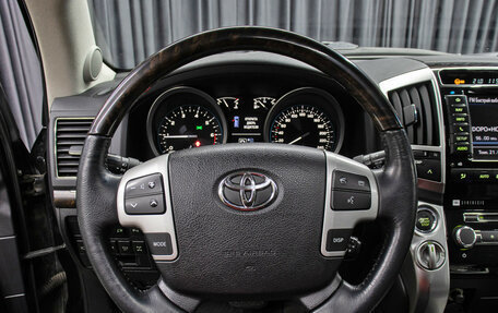 Toyota Land Cruiser 200, 2013 год, 4 998 000 рублей, 18 фотография