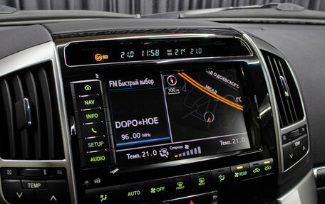 Toyota Land Cruiser 200, 2013 год, 4 998 000 рублей, 21 фотография