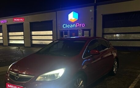 Opel Astra J, 2011 год, 600 000 рублей, 1 фотография