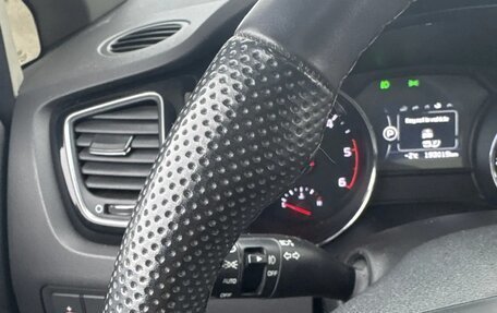 KIA Carnival III, 2016 год, 1 600 000 рублей, 17 фотография