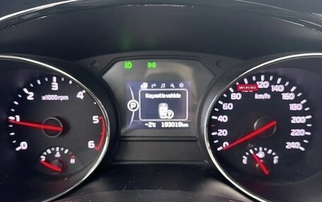 KIA Carnival III, 2016 год, 1 600 000 рублей, 15 фотография