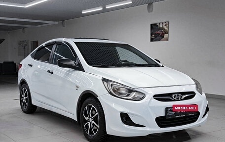 Hyundai Solaris II рестайлинг, 2011 год, 545 000 рублей, 3 фотография