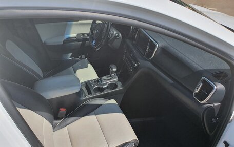 KIA Sportage IV рестайлинг, 2018 год, 2 100 000 рублей, 6 фотография