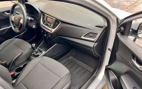 Hyundai Solaris II рестайлинг, 2017 год, 1 250 000 рублей, 20 фотография