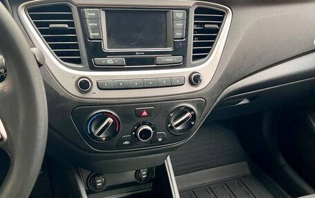 Hyundai Solaris II рестайлинг, 2017 год, 1 250 000 рублей, 19 фотография