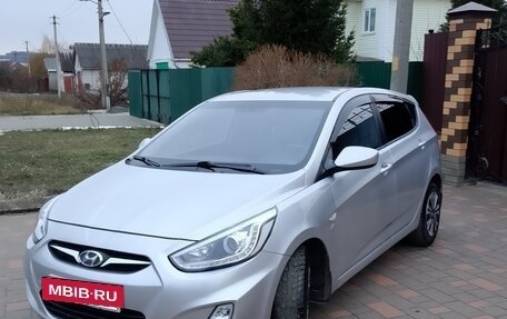 Hyundai Solaris II рестайлинг, 2014 год, 735 000 рублей, 29 фотография
