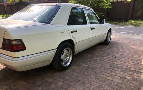 Mercedes-Benz E-Класс, 1994 год, 1 945 000 рублей, 4 фотография