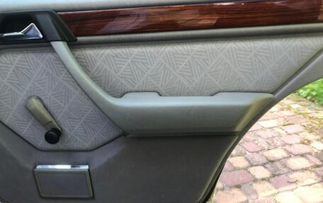 Mercedes-Benz E-Класс, 1994 год, 1 945 000 рублей, 9 фотография