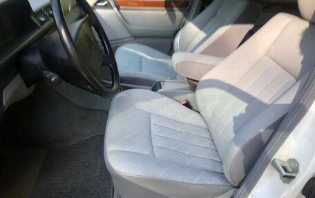 Mercedes-Benz E-Класс, 1994 год, 1 945 000 рублей, 14 фотография