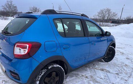 Renault Sandero II рестайлинг, 2017 год, 885 000 рублей, 3 фотография