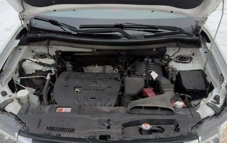 Mitsubishi Outlander III рестайлинг 3, 2015 год, 1 700 000 рублей, 5 фотография