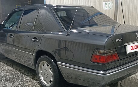 Mercedes-Benz E-Класс, 1995 год, 550 000 рублей, 9 фотография