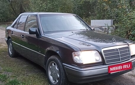 Mercedes-Benz E-Класс, 1995 год, 550 000 рублей, 2 фотография