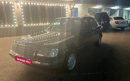 Mercedes-Benz E-Класс, 1995 год, 550 000 рублей, 13 фотография