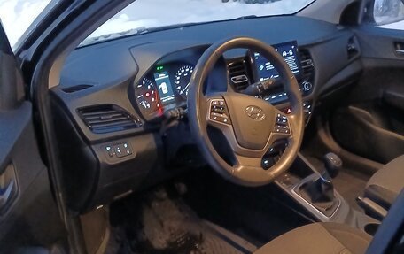 Hyundai Solaris II рестайлинг, 2021 год, 1 680 000 рублей, 13 фотография