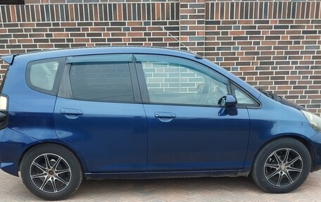 Honda Fit III, 2003 год, 395 000 рублей, 2 фотография
