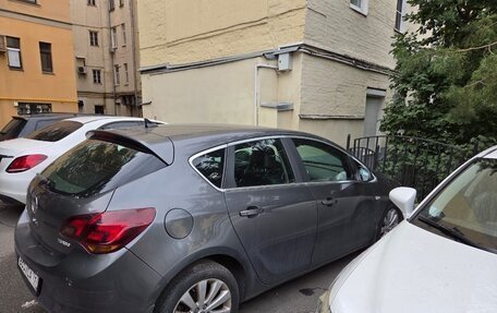 Opel Astra J, 2011 год, 800 000 рублей, 3 фотография