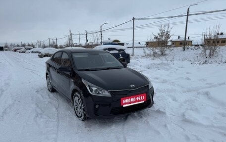 KIA Rio IV, 2018 год, 950 000 рублей, 2 фотография