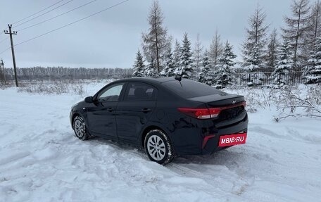 KIA Rio IV, 2018 год, 950 000 рублей, 6 фотография