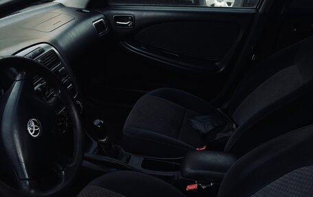 Toyota Avensis III рестайлинг, 2001 год, 349 000 рублей, 9 фотография