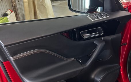 Jaguar F-Pace, 2017 год, 2 500 000 рублей, 19 фотография