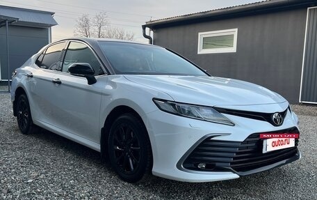 Toyota Camry, 2021 год, 2 700 000 рублей, 2 фотография