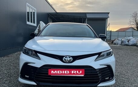 Toyota Camry, 2021 год, 2 700 000 рублей, 17 фотография