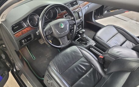 Skoda Superb III рестайлинг, 2012 год, 790 000 рублей, 2 фотография