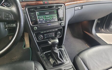 Skoda Superb III рестайлинг, 2012 год, 790 000 рублей, 15 фотография