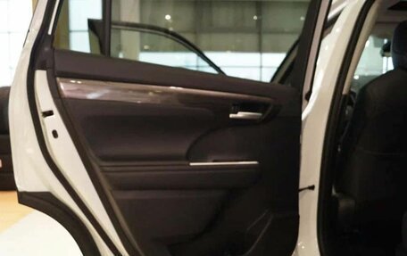 Toyota Highlander, 2025 год, 7 200 000 рублей, 13 фотография