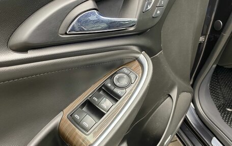 Chevrolet Malibu IX, 2016 год, 1 699 900 рублей, 14 фотография