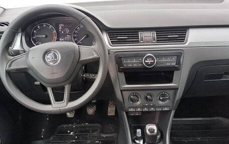 Skoda Rapid I, 2017 год, 820 000 рублей, 10 фотография