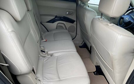 Mitsubishi Outlander III рестайлинг 3, 2007 год, 890 000 рублей, 11 фотография