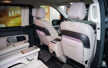 Mercedes-Benz V-Класс, 2025 год, 8 920 000 рублей, 24 фотография