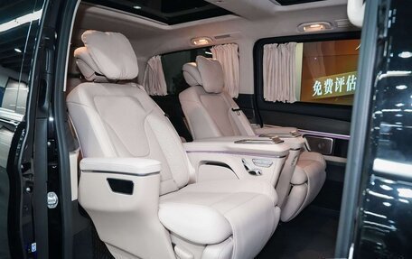 Mercedes-Benz V-Класс, 2025 год, 8 920 000 рублей, 22 фотография