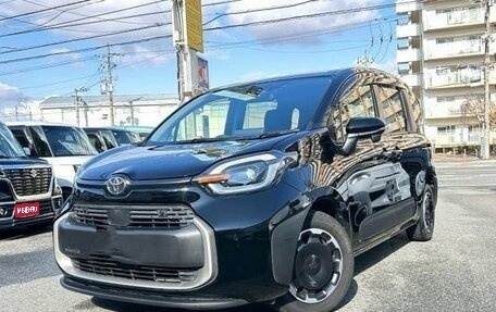 Toyota Sienta, 2023 год, 1 550 000 рублей, 1 фотография