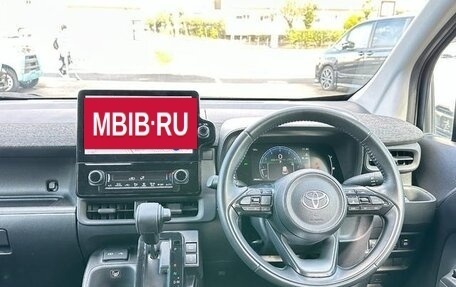 Toyota Sienta, 2023 год, 1 550 000 рублей, 4 фотография