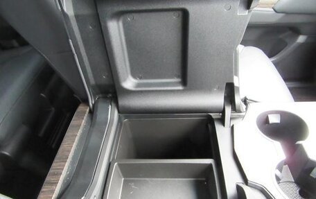 Toyota Land Cruiser, 2024 год, 10 350 000 рублей, 31 фотография