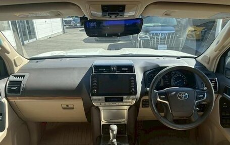 Toyota Land Cruiser Prado 150 рестайлинг 2, 2023 год, 6 530 000 рублей, 5 фотография