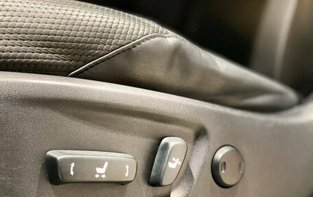 Toyota Land Cruiser Prado 150 рестайлинг 2, 2012 год, 3 282 000 рублей, 17 фотография