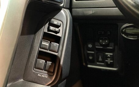 Toyota Land Cruiser Prado 150 рестайлинг 2, 2012 год, 3 282 000 рублей, 16 фотография