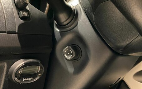 Toyota Land Cruiser Prado 150 рестайлинг 2, 2012 год, 3 282 000 рублей, 12 фотография