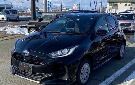 Toyota Yaris, 2022 год, 1 025 000 рублей, 1 фотография