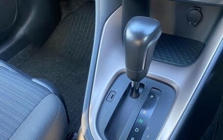 Toyota Yaris, 2022 год, 1 025 000 рублей, 13 фотография