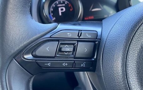 Toyota Yaris, 2022 год, 1 025 000 рублей, 9 фотография