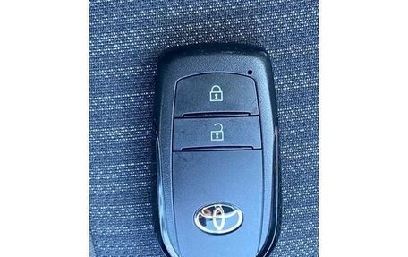 Toyota Yaris, 2022 год, 1 025 000 рублей, 20 фотография